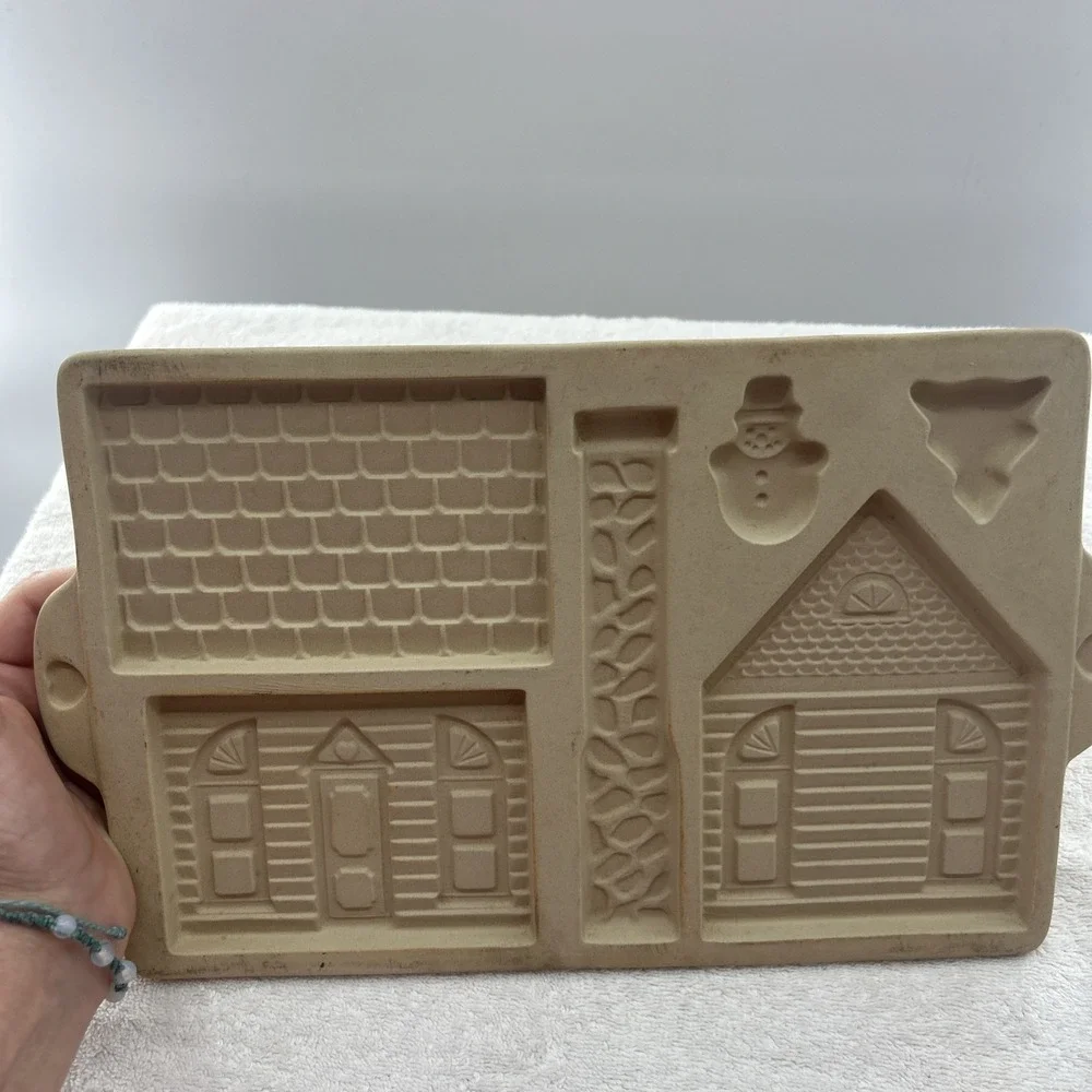 The Pampered Chef Stoneware Gingerbread House Cookie Mold Vintage 1992 Bakestone